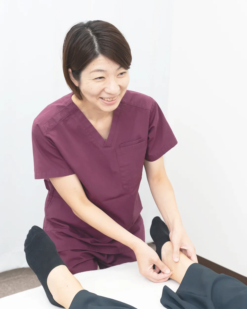 トレーニング指導を受ける女性